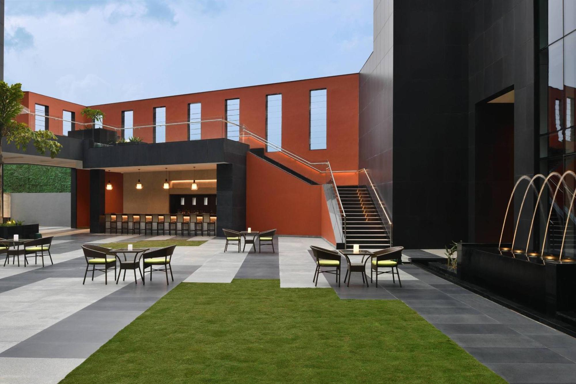 Kathmandu Marriott Hotel Экстерьер фото